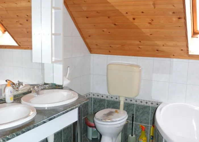 Katalin App. Zalagyoengye Apartamento *